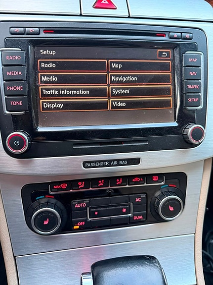 Volkswagen Passat CC 19 of 28