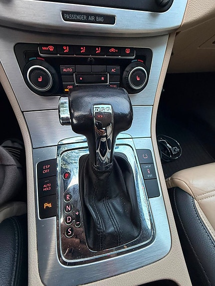 Volkswagen Passat CC 25 of 28