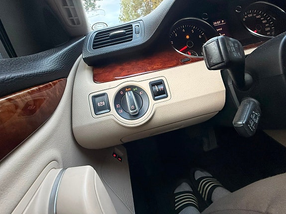 Volkswagen Passat CC 23 of 28