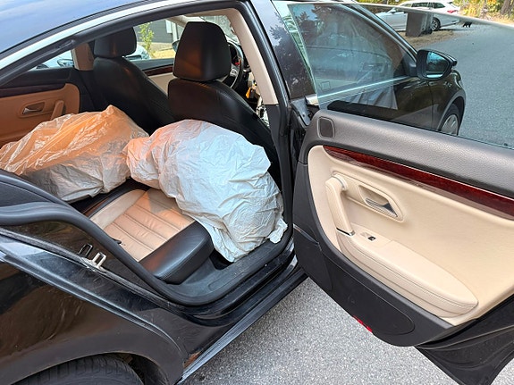 Volkswagen Passat CC 22 of 28