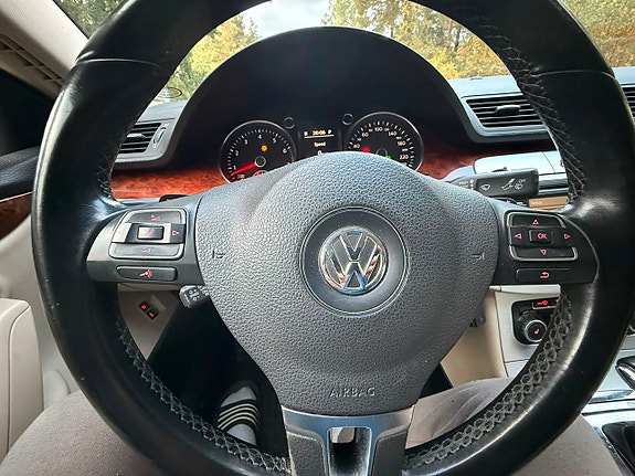 Volkswagen Passat CC 21 of 28