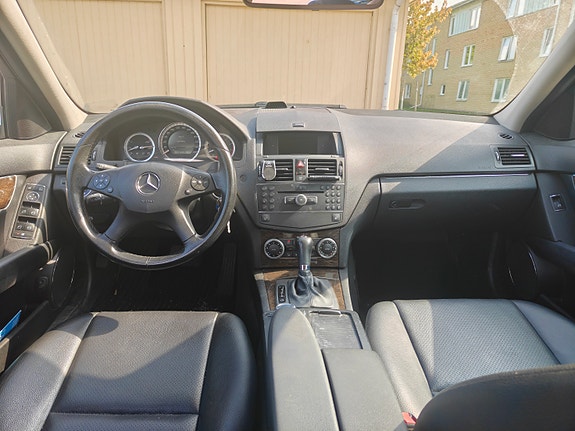 Mercedes-Benz C180 6 of 10