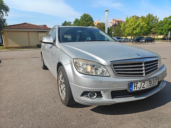 Mercedes-Benz C180 3 of 10