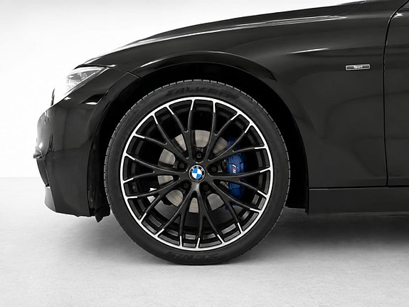 BMW 320d 3 of 30