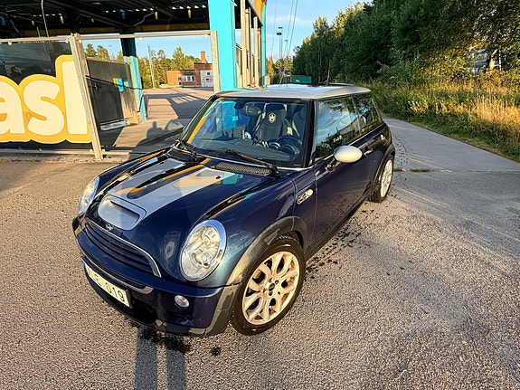 MINI Cooper S 7 of 13