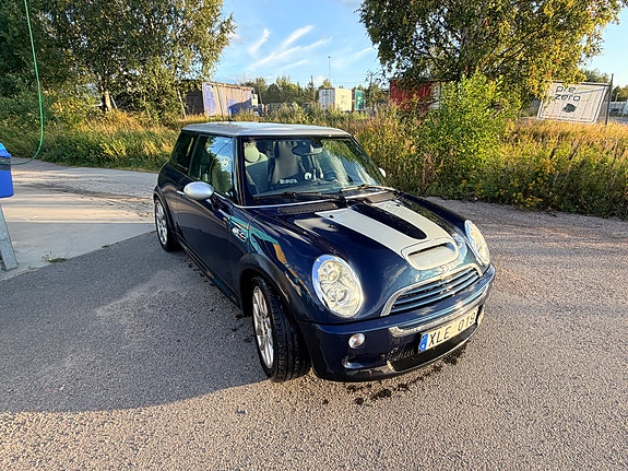 MINI Cooper S 6 of 13