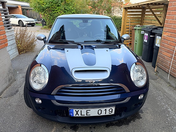 MINI Cooper S 9 of 13