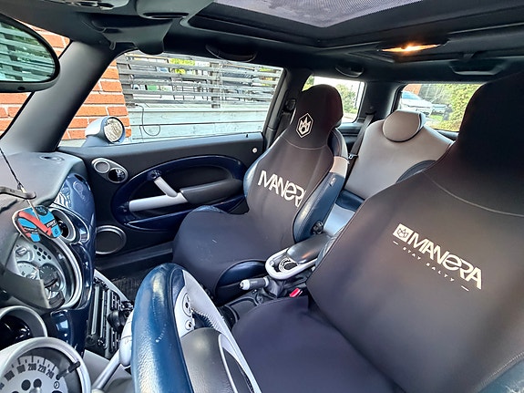 MINI Cooper S 8 of 13