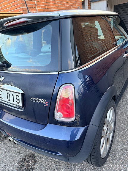 MINI Cooper S 11 of 13