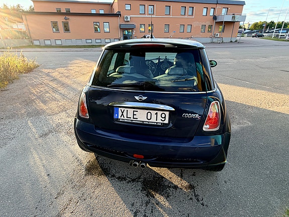 MINI Cooper S 5 of 13