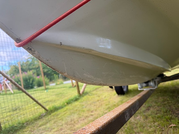 Fräsch styrpulpet/sportbåt – Yamaha 40hk, Båtvagn & Bluetooth-ljud 17 of 17