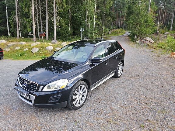 Volvo XC60 9 of 30
