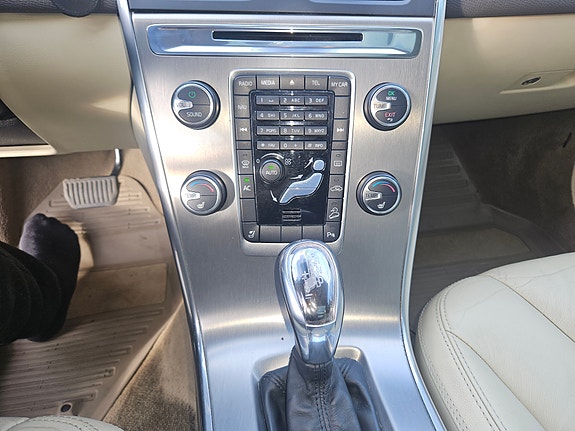 Volvo XC60 21 of 30