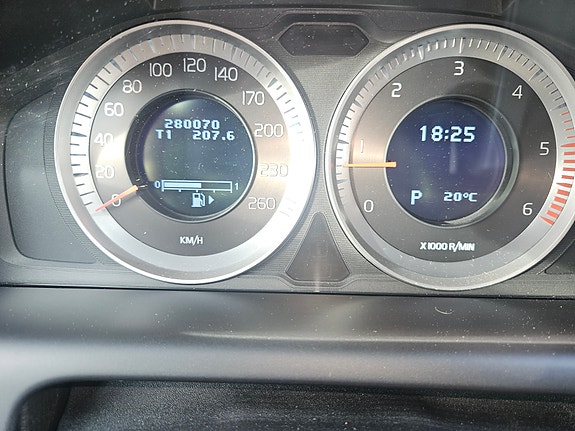 Volvo XC60 23 of 30