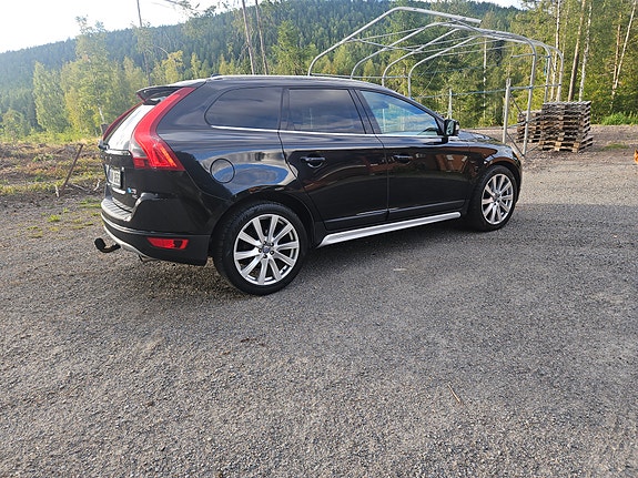 Volvo XC60 4 of 30