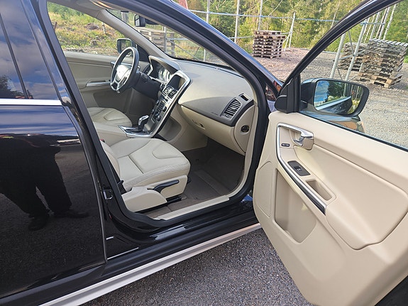 Volvo XC60 19 of 30