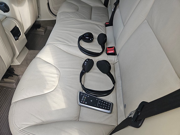 Volvo XC60 15 of 30