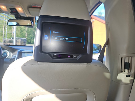 Volvo XC60 30 of 30