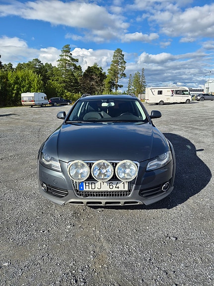 Audi A4 allroad 2 of 15