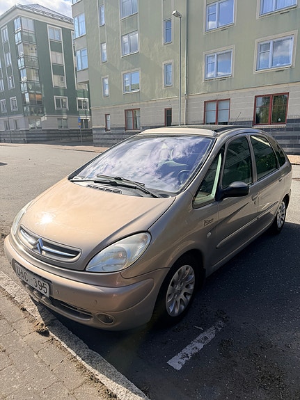 Citroen Xsara Picasso 2 of 6