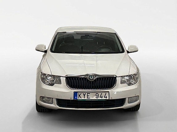 Skoda Superb 8 of 14