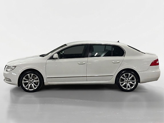 Skoda Superb 2 of 14
