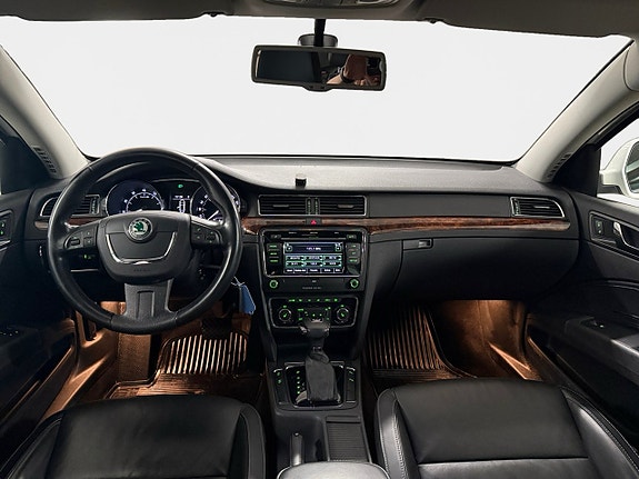 Skoda Superb 10 of 14