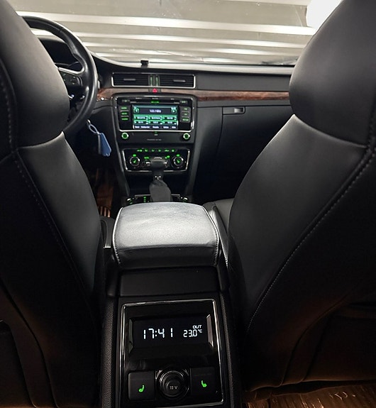 Skoda Superb 14 of 14