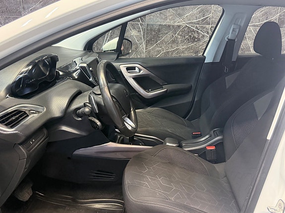 Peugeot 2008 16 of 19