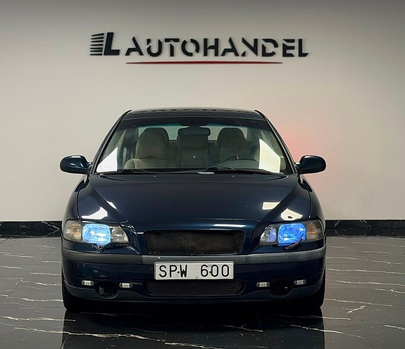 Volvo S60 2 of 18
