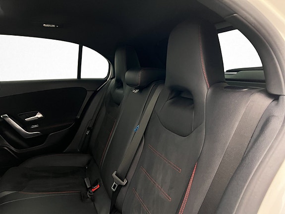 Mercedes-Benz A180 d 24 of 29
