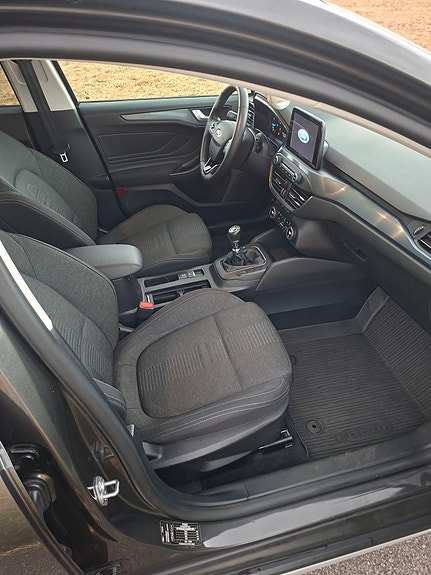 Ford Focus 4 of 6