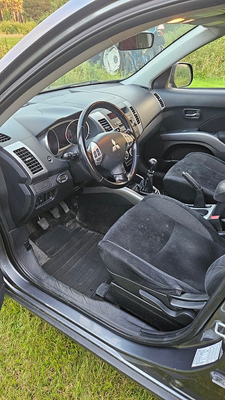Mitsubishi Outlander 14 of 22
