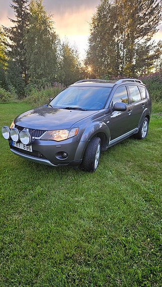 Mitsubishi Outlander 2 of 22
