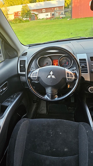 Mitsubishi Outlander 16 of 22