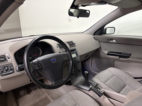 Volvo S40 7 of 9