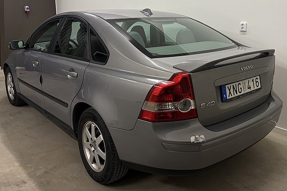 Volvo S40 3 of 9
