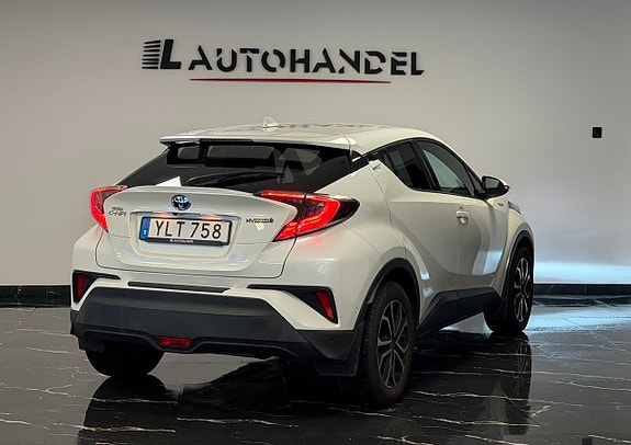 Toyota C-HR 6 of 24