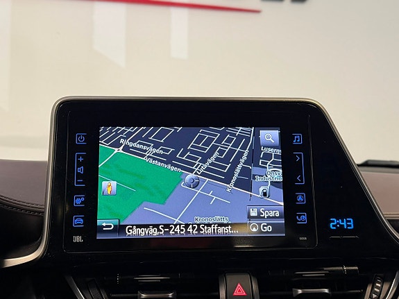 Toyota C-HR 15 of 24