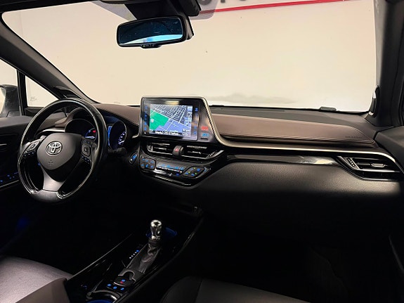 Toyota C-HR 9 of 24