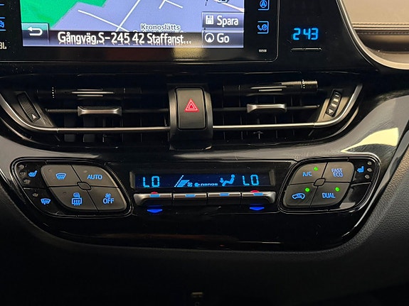 Toyota C-HR 21 of 24