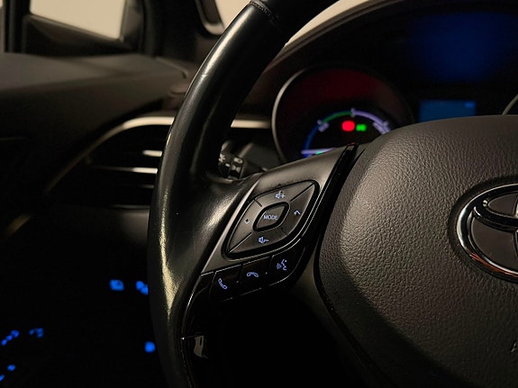 Toyota C-HR 17 of 24