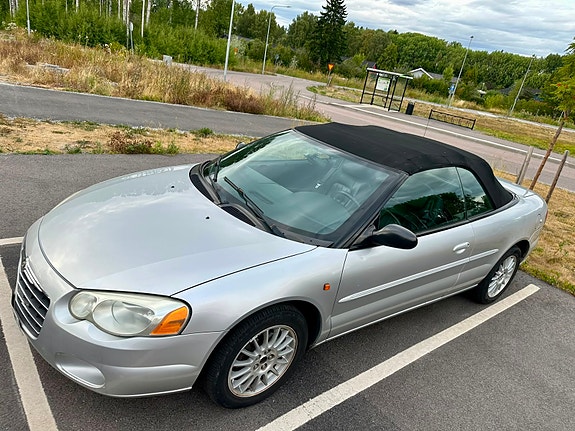 Chrysler Sebring 11 of 16