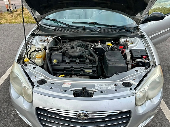 Chrysler Sebring 13 of 16