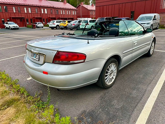 Chrysler Sebring 15 of 16