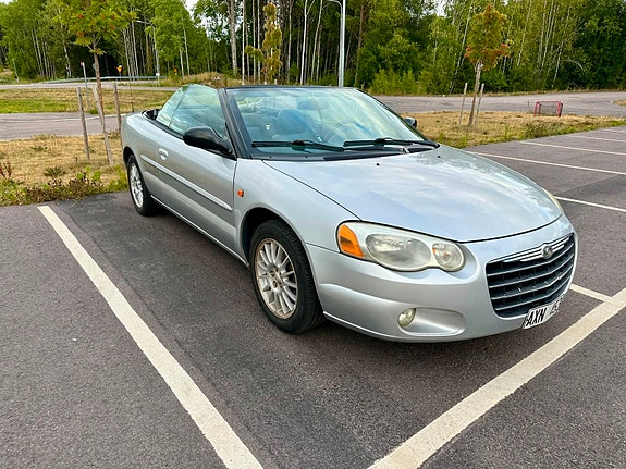 Chrysler Sebring 9 of 16
