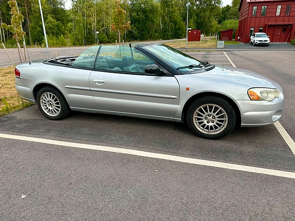 Chrysler Sebring 4 of 16