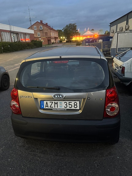 Kia Picanto 3 of 4