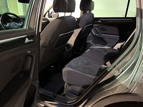 Volkswagen Tiguan 12 of 19
