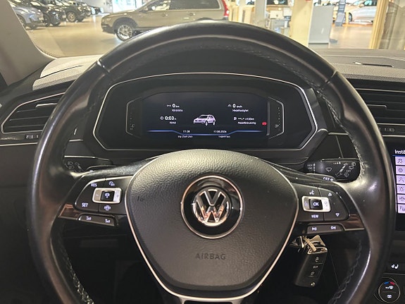 Volkswagen Tiguan 8 of 19